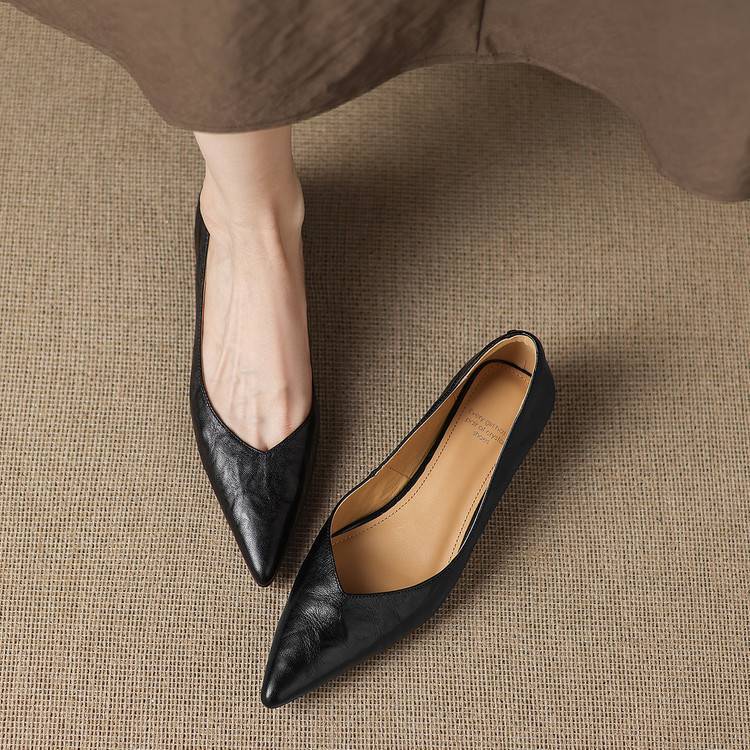 Aelra Genuine Leather Pumps