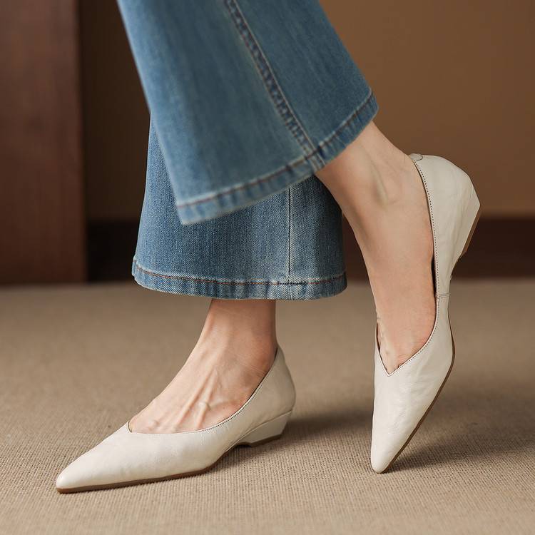 Aelra Genuine Leather Pumps