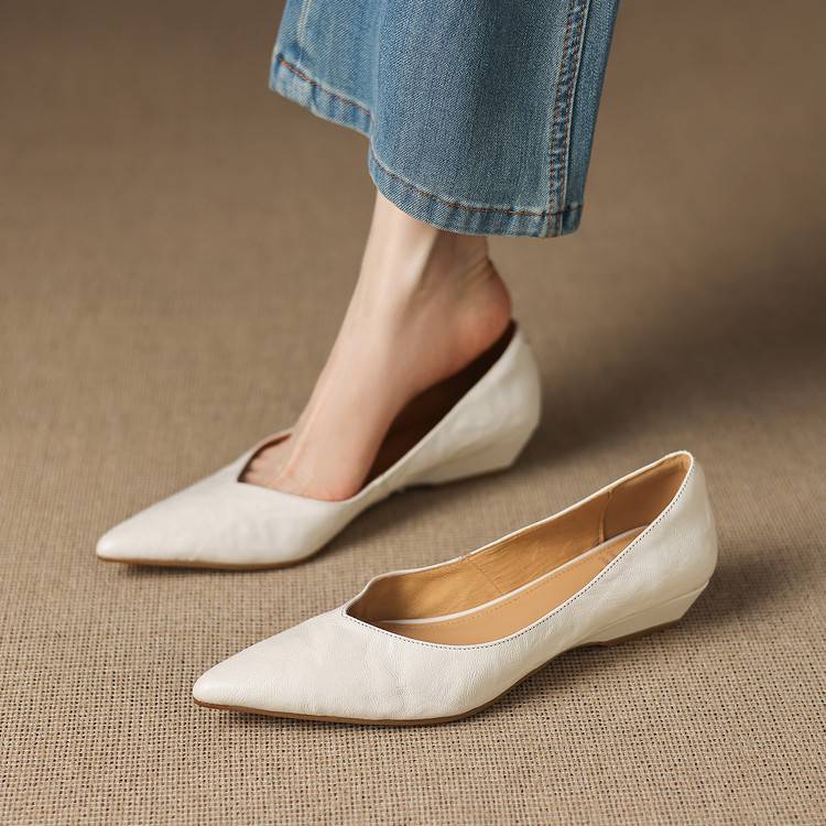 Aelra Genuine Leather Pumps