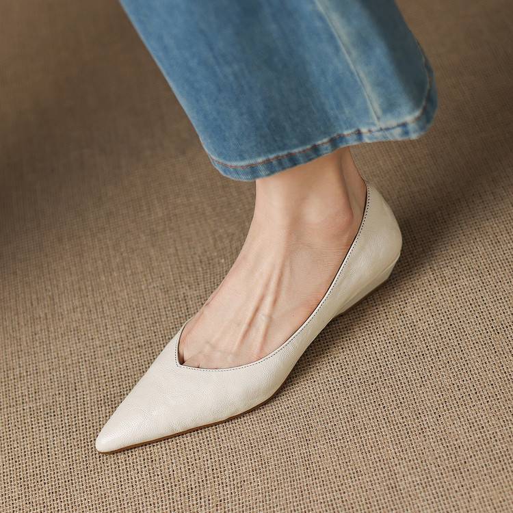 Aelra Genuine Leather Pumps