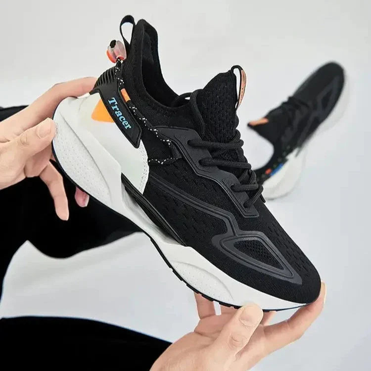 Tracer Sneakers